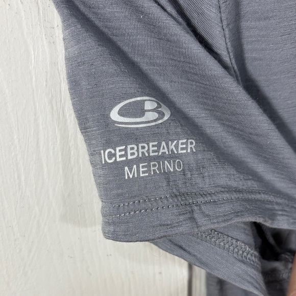 Icebreaker Women's Gray and Pink Short Sleeve Tee - Picture 4 of 6
